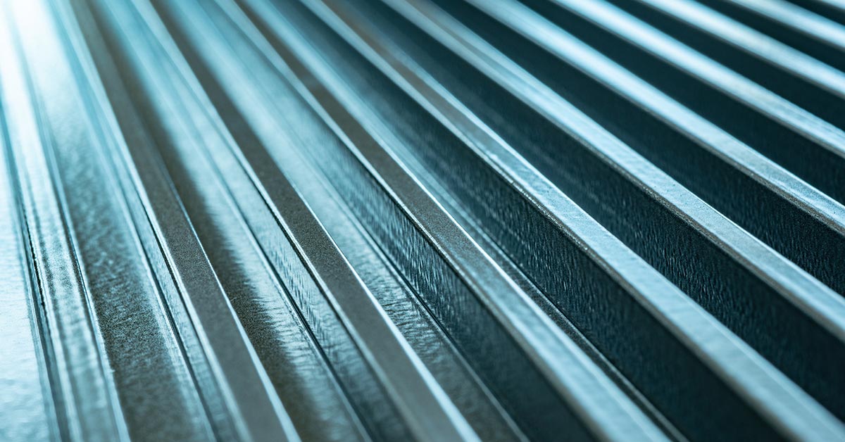 Zinek ve spreji a barva na zinek pro opravu kovového povrchu